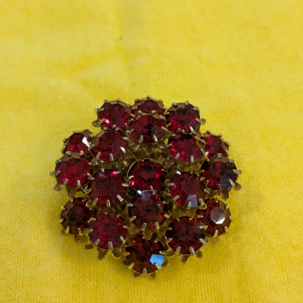 Vintage Austrian 1950' s Elegant Gold and Red Crystal Brooch